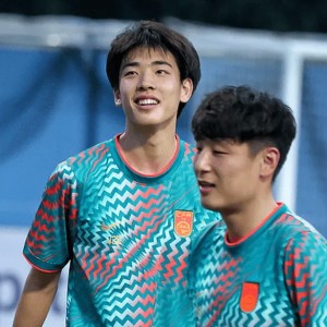 开云登录入口-背景板？朱鹏宇是国足近年来首位A级赛中换上又被换下的球员